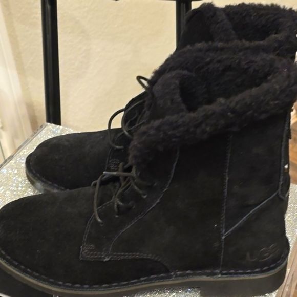 Ugg Quincy Suede Fold-Over Boots - Picture 5 of 8